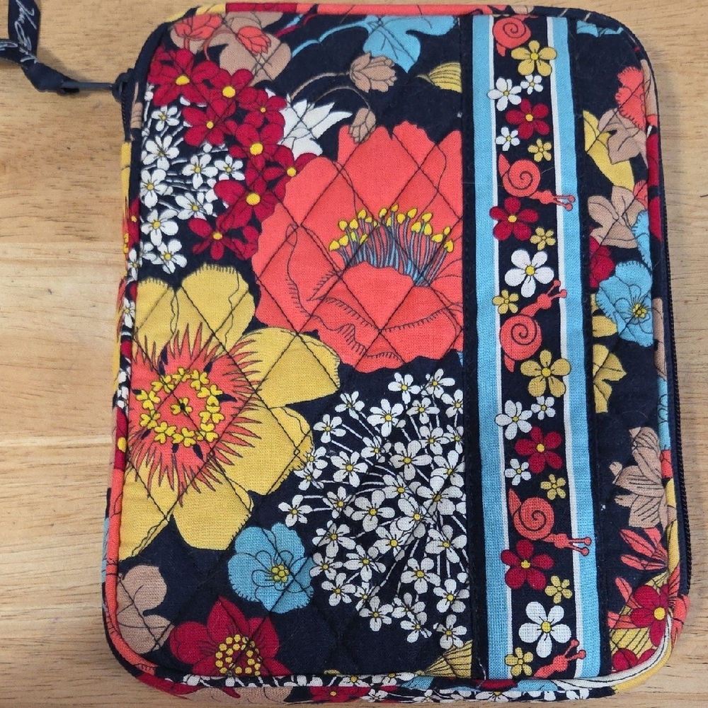 Vera Bradley Floral Quilted E-reader Tablet Case - Picture 2 of 5